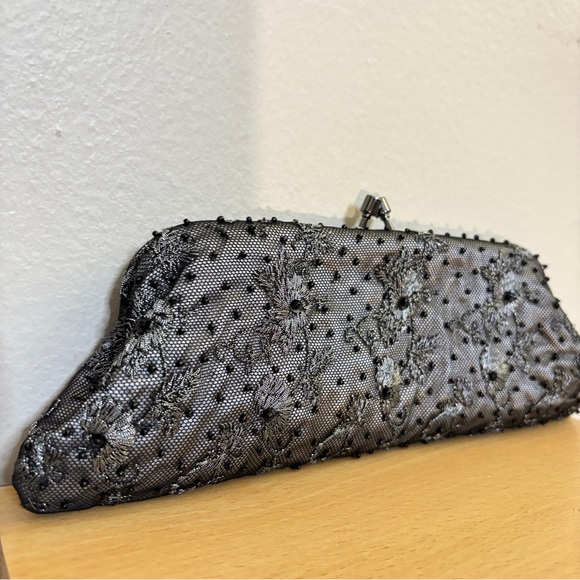 Vintage Silver & Black Beaded Lace Vintage Slim Formal Clutch - Picture 5 of 14